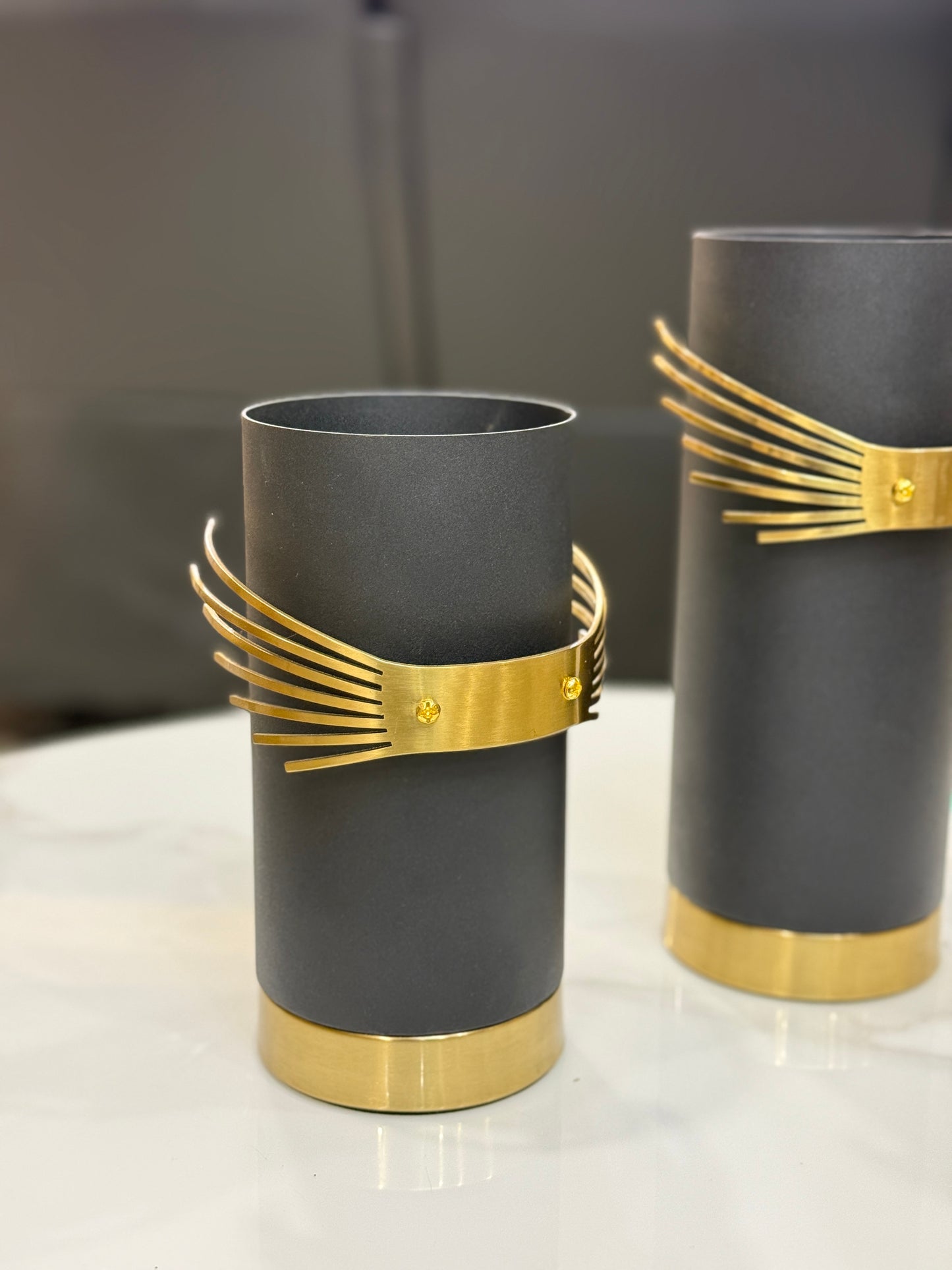 Fatima Home Décor Golden Wing Obsidian Metal Vases – 2-Piece Industrial Chic Statement Set